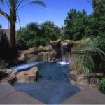 Pool with water feature